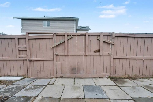 12 Tarawood Grove Ne, Calgary, AB - Outdoor