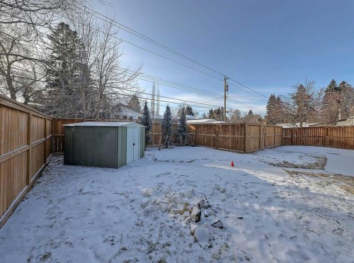 23 Cambrian Drive Nw, Calgary, AB - Outdoor