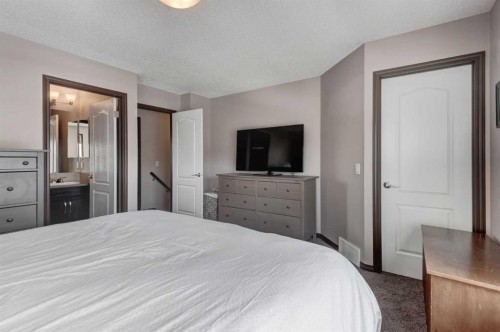 58 Elgin Meadows Gardens Se, Calgary, AB - Indoor Photo Showing Bedroom