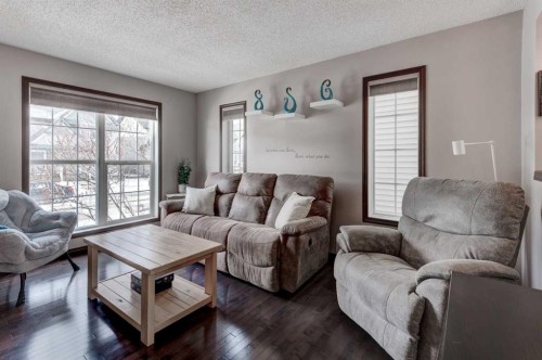 58 Elgin Meadows Gardens Se, Calgary, AB - Indoor Photo Showing Living Room