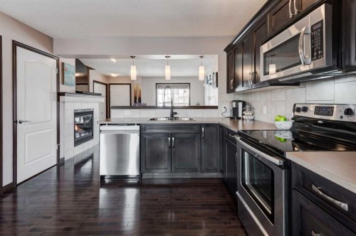 58 Elgin Meadows Gardens Se, Calgary, AB - Indoor Photo Showing Kitchen