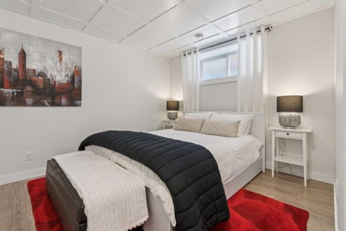 339 Fireside Place, Cochrane, AB - Indoor Photo Showing Bedroom