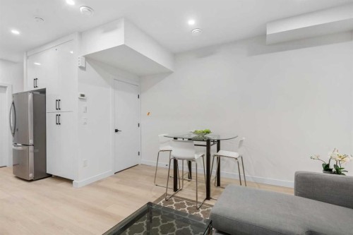 3719 14A Street Sw, Calgary, AB - Indoor Photo Showing Other Room