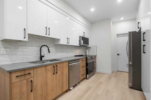 3719 14A Street Sw, Calgary, AB - Indoor Photo Showing Kitchen With Double Sink With Upgraded Kitchen