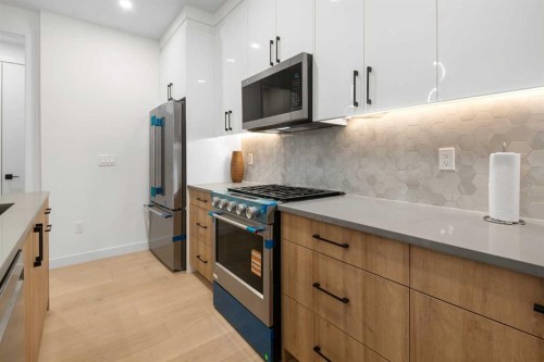 3719 14A Street Sw, Calgary, AB - Indoor Photo Showing Kitchen With Stainless Steel Kitchen With Upgraded Kitchen