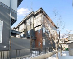 1-2016 35 Avenue SW Calgary, AB T2T 2E1