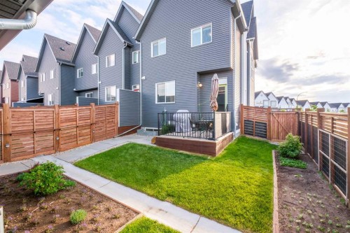 78 Livingston Gate Ne, Calgary, AB - Outdoor