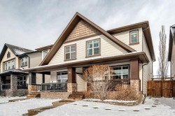 36 Panora Way NW Calgary, AB T3K 0R3