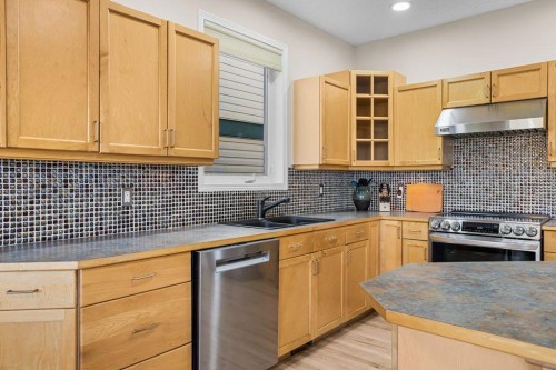 808 Lawrence Grassi Ridge, Canmore, AB - Indoor Photo Showing Kitchen With Double Sink With Upgraded Kitchen