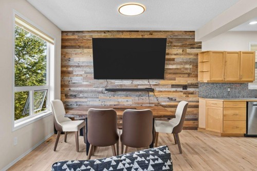 808 Lawrence Grassi Ridge, Canmore, AB - Indoor Photo Showing Dining Room