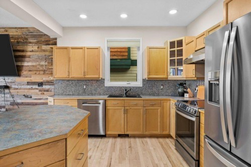 808 Lawrence Grassi Ridge, Canmore, AB - Indoor Photo Showing Kitchen