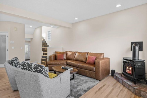 808 Lawrence Grassi Ridge, Canmore, AB - Indoor Photo Showing Living Room