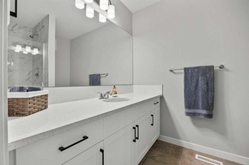 335 Sheep River Place, Okotoks, AB - Indoor Photo Showing Bathroom