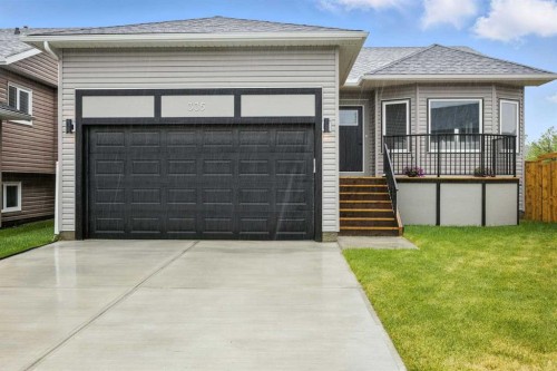 335 Sheep River Place, Okotoks, AB - Outdoor