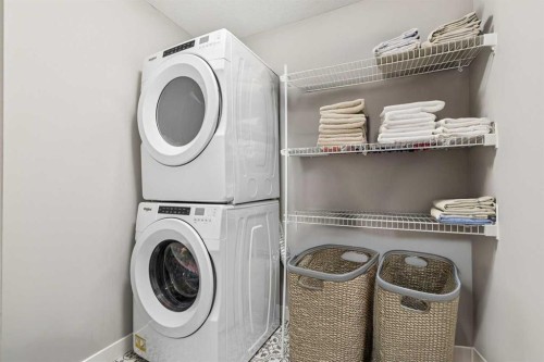 718 Cranbrook Walk Se, Calgary, AB - Indoor Photo Showing Laundry Room