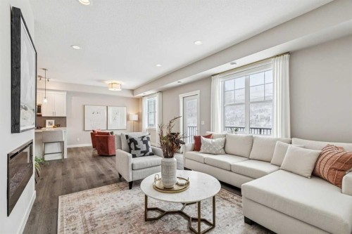 718 Cranbrook Walk Se, Calgary, AB - Indoor Photo Showing Living Room