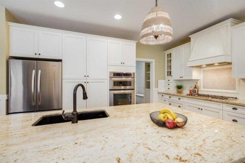 153 Cranridge Terrace Se, Calgary, AB - Indoor Photo Showing Kitchen With Upgraded Kitchen