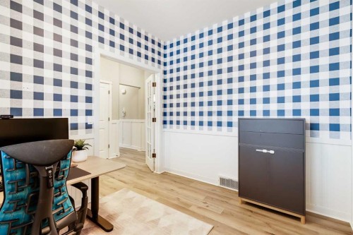 153 Cranridge Terrace Se, Calgary, AB - Indoor