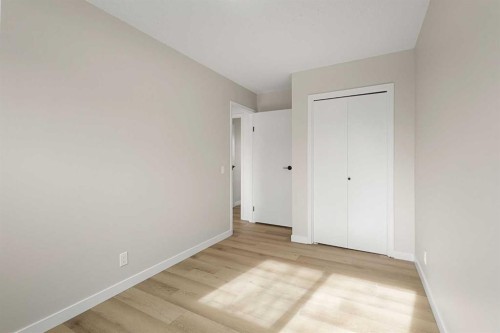 347 Queensland Drive Se, Calgary, AB - Indoor Photo Showing Other Room