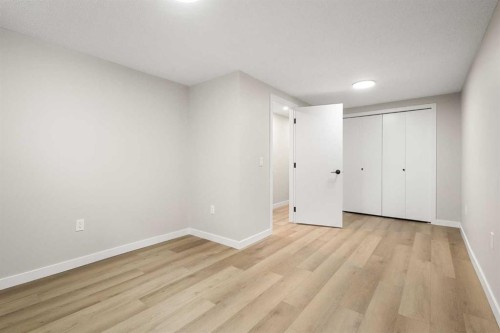 347 Queensland Drive Se, Calgary, AB - Indoor Photo Showing Other Room