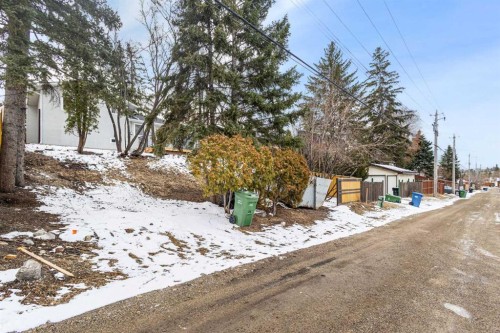 347 Queensland Drive Se, Calgary, AB - Outdoor