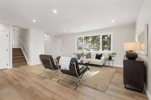 347 Queensland Drive Se, Calgary, AB - Indoor Photo Showing Living Room