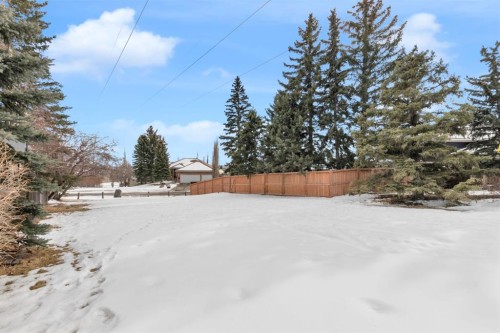 15 Coach Manor Rise Sw, Calgary, AB - Outdoor