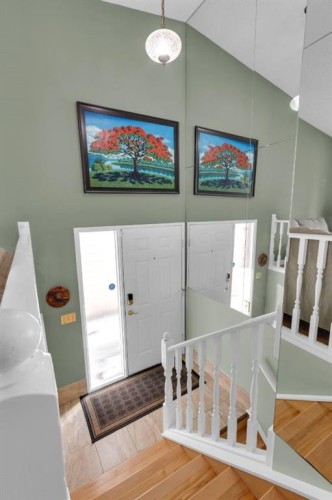 15 Coach Manor Rise Sw, Calgary, AB - Indoor Photo Showing Other Room