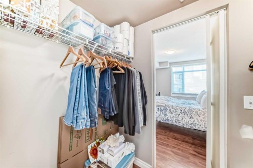 306-1121 6 Avenue Sw, Calgary, AB - Indoor With Storage