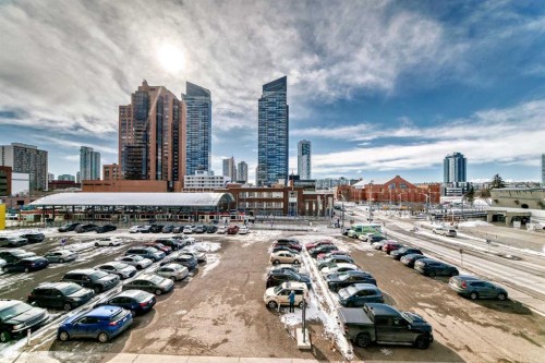 306-1121 6 Avenue Sw, Calgary, AB - Outdoor With View