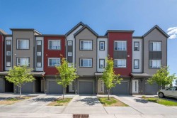 100 Copperstone Villas SE Calgary, AB T2Z 5E3