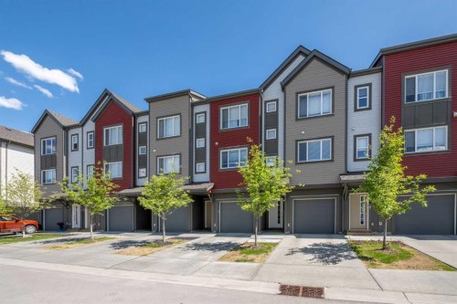 100 Copperstone Villas Se, Calgary, AB - Outdoor With Facade
