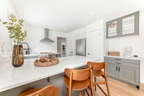 9611 Palisan Place Sw, Calgary, AB - Indoor