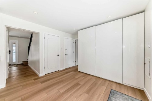 9611 Palisan Place Sw, Calgary, AB - Indoor Photo Showing Other Room