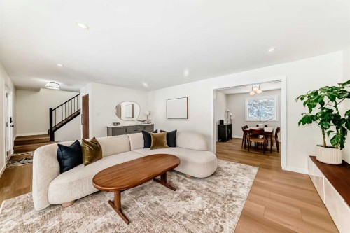 9611 Palisan Place Sw, Calgary, AB - Indoor Photo Showing Living Room