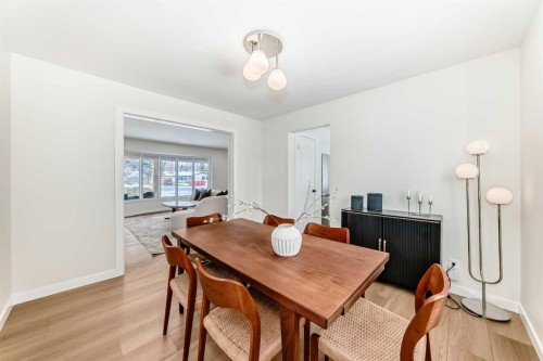 9611 Palisan Place Sw, Calgary, AB - Indoor Photo Showing Dining Room