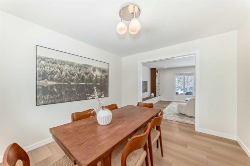9611 Palisan Place Sw, Calgary, AB - Indoor Photo Showing Dining Room