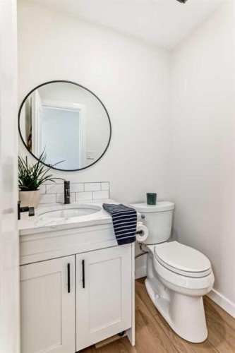 9611 Palisan Place Sw, Calgary, AB - Indoor Photo Showing Bathroom