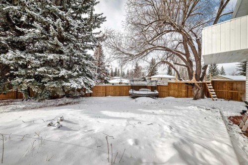 9611 Palisan Place Sw, Calgary, AB - Outdoor