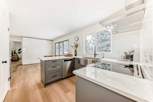 9611 Palisan Place Sw, Calgary, AB - Indoor Photo Showing Kitchen