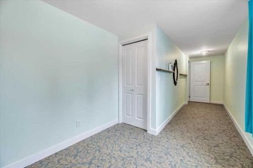 712 Kingsmere Crescent Sw, Calgary, AB - Indoor Photo Showing Other Room
