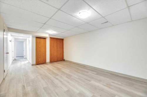 712 Kingsmere Crescent Sw, Calgary, AB - Indoor Photo Showing Other Room
