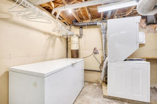 712 Kingsmere Crescent Sw, Calgary, AB - Indoor Photo Showing Basement