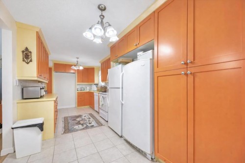 712 Kingsmere Crescent Sw, Calgary, AB - Indoor Photo Showing Kitchen