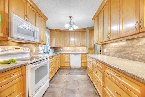 712 Kingsmere Crescent Sw, Calgary, AB - Indoor Photo Showing Kitchen