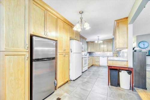 712 Kingsmere Crescent Sw, Calgary, AB - Indoor Photo Showing Kitchen