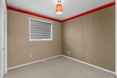 138 Saddlecrest Park Ne, Calgary, AB - Indoor Photo Showing Other Room