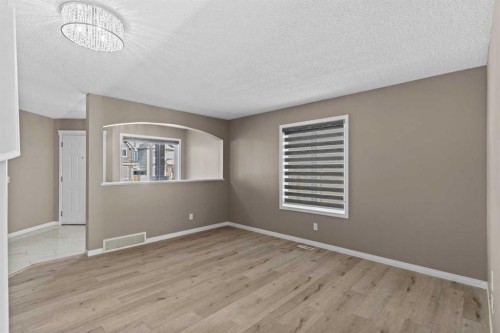 138 Saddlecrest Park Ne, Calgary, AB - Indoor Photo Showing Other Room