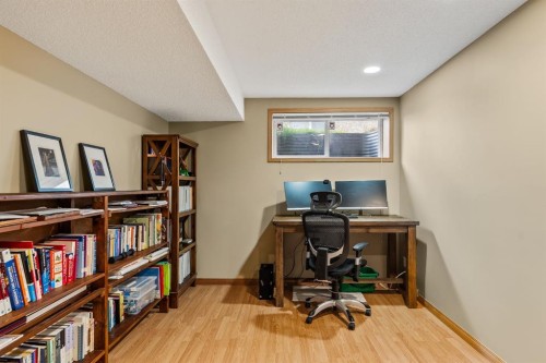 120 Simcoe Close Sw, Calgary, AB - Indoor Photo Showing Office