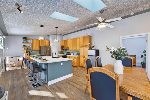 64 Foxwell Road Se, Calgary, AB - Indoor